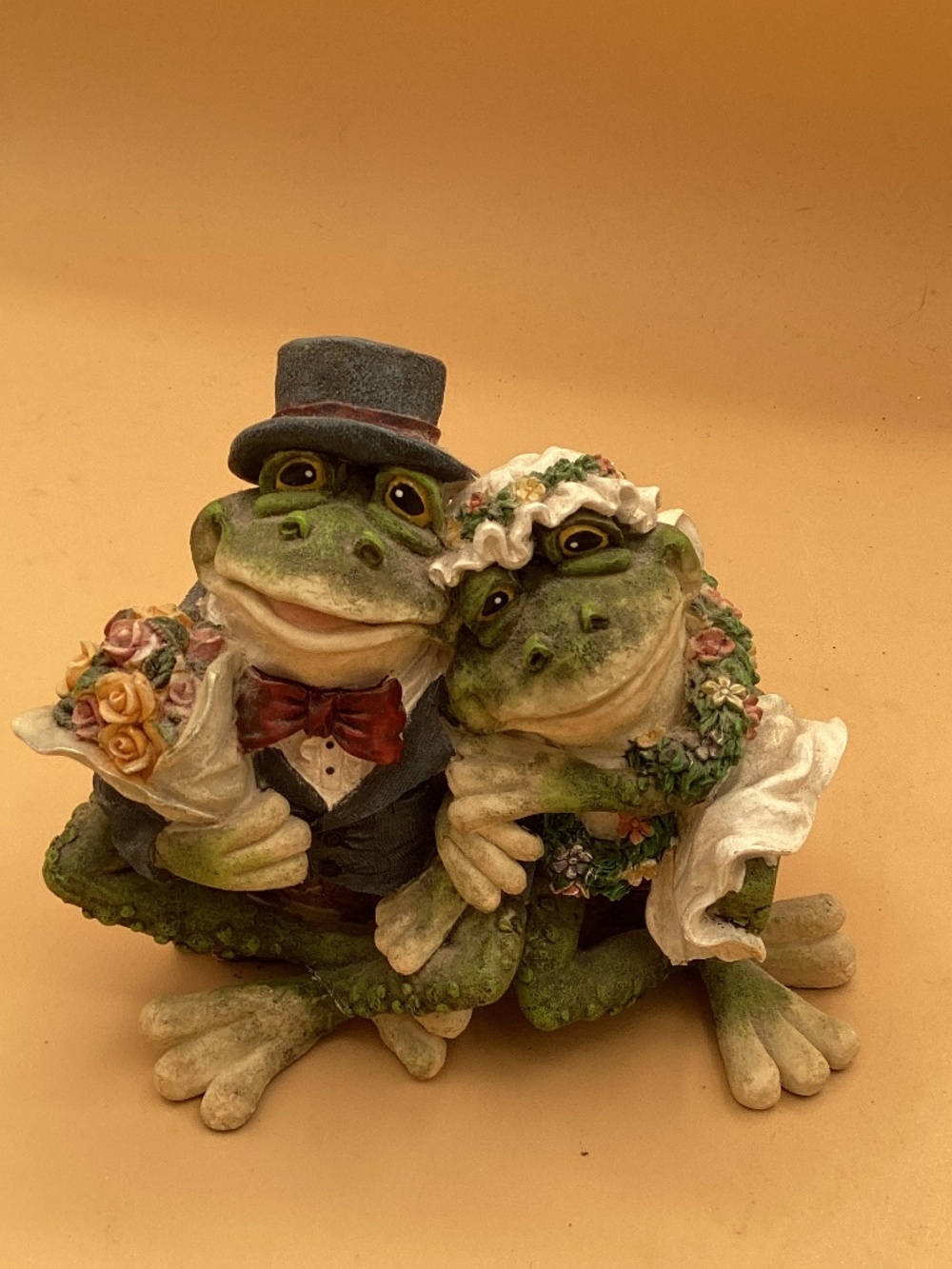 Frog Bride and Groom